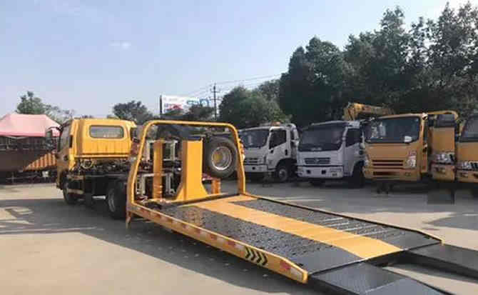 西塞山区汽车中途维修案例